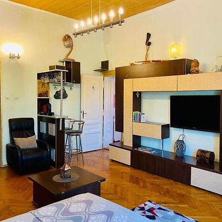 Central 2 Bedrooms Apartment Brasov Luaran gambar